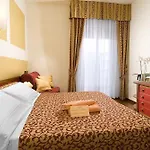 Alexander Hotel