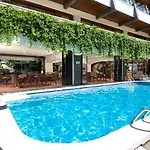 Alexander Hotel