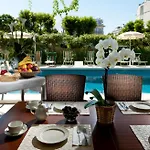 Alexander Hotel 4*