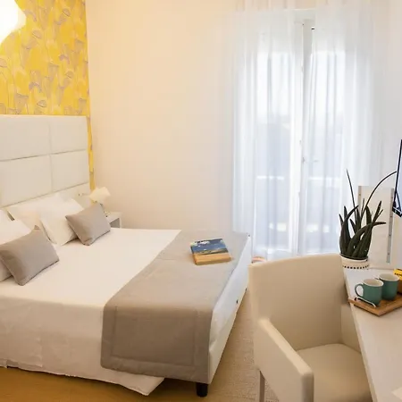 Alexander Hotel