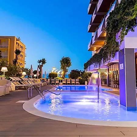 ホテル Alexander 4*