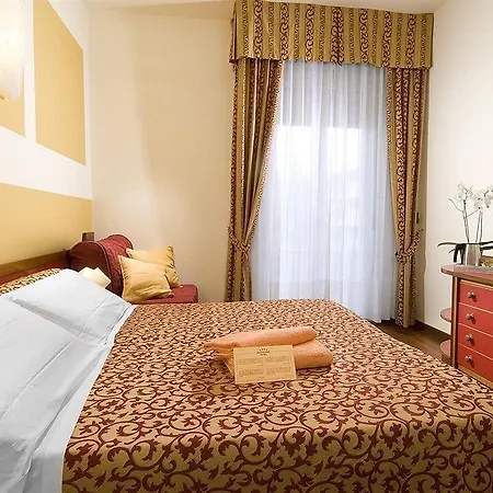 Alexander Hotel