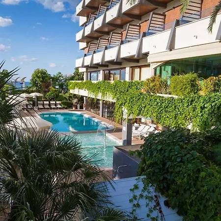 Alexander Hotel 4*