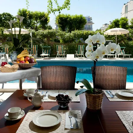 Alexander Hotel 4*